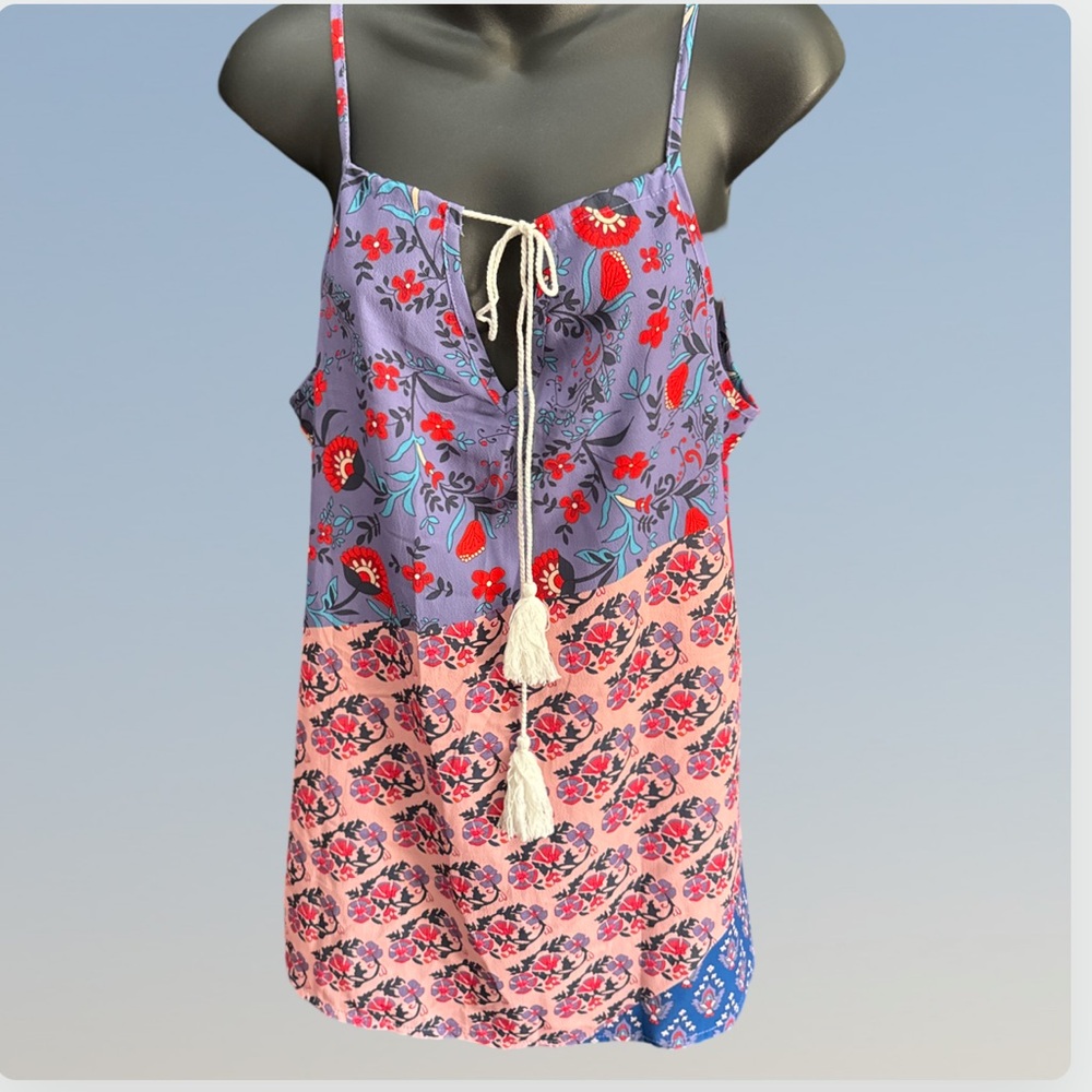 🌺Adorable Sleeveless blouse NWOT CAME IN PACKAGE